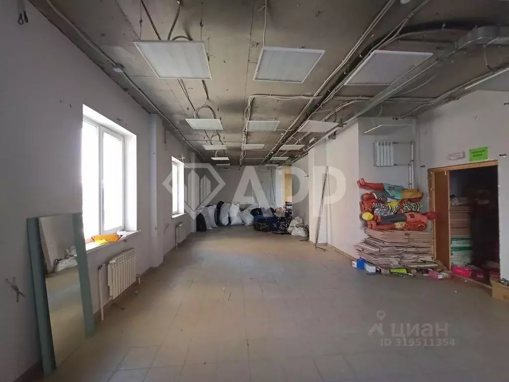 Торговая площадь в Татарстан, Казань ул. Айрата Арсланова, 6 (90 м) - Фото 1