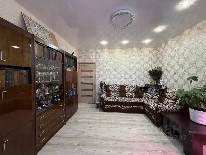 3-к кв. Московская область, Серпухов ул. Чехова, 51а (63.8 м) - Фото 0