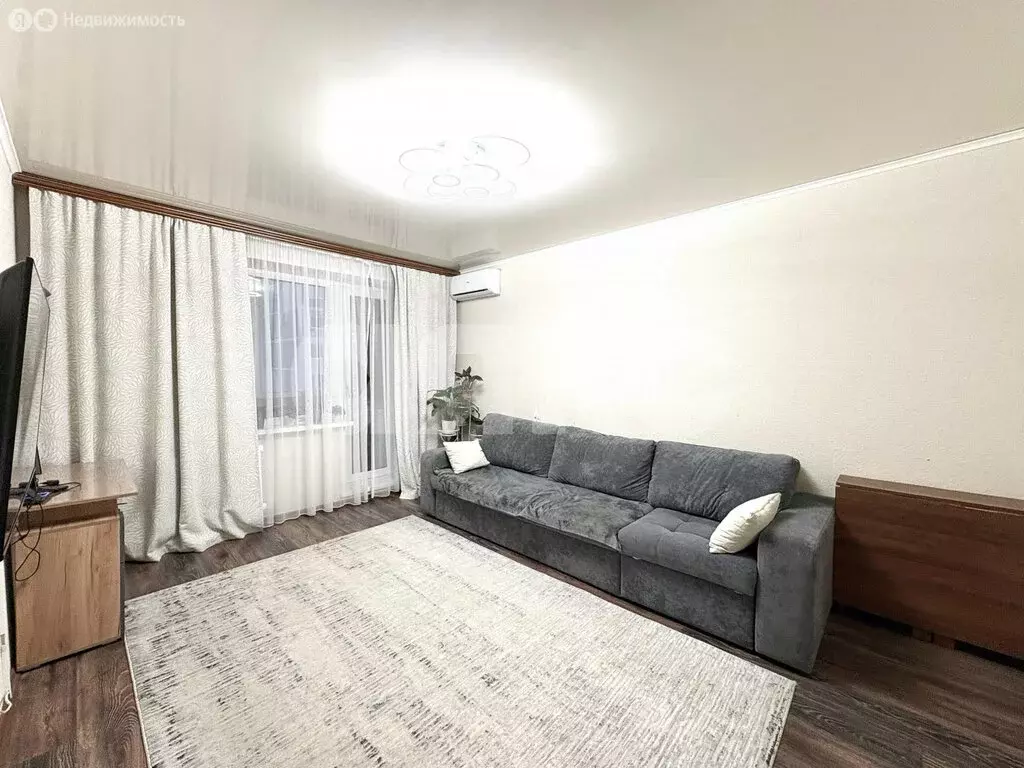 3-комнатная квартира: Нижнекамск, проспект Мира, 81 (67.1 м) - Фото 1