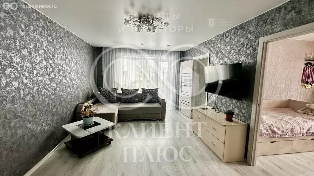 4-комнатная квартира: Невельск, улица Гоголя, 4 (63.6 м) - Фото 0