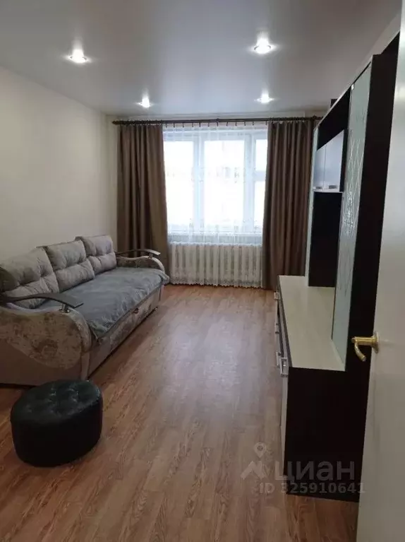 1-к кв. Псковская область, Псков Коммунальная ул., 72 (41.0 м) - Фото 1