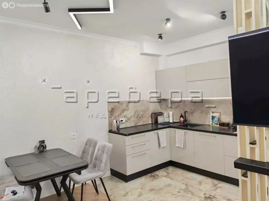 2-комнатная квартира: Красноярск, улица Петра Ломако, 10 (46 м) - Фото 2