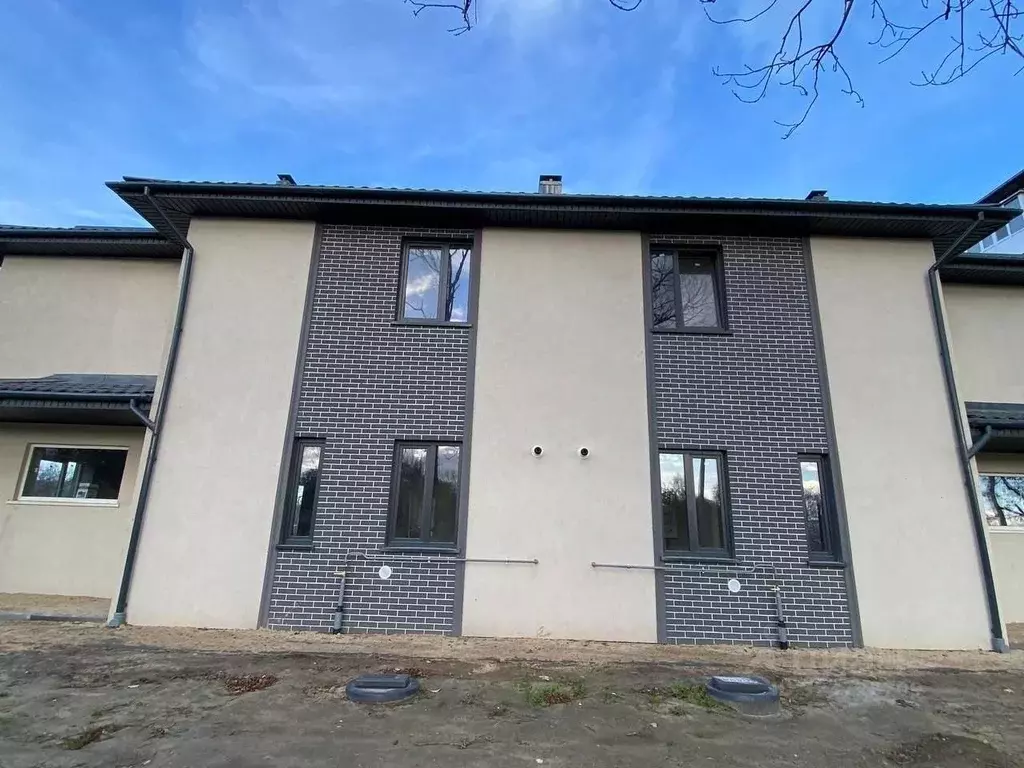 Таунхаус в Калининградская область, Гурьевск Заречный пер. (136 м) - Фото 1