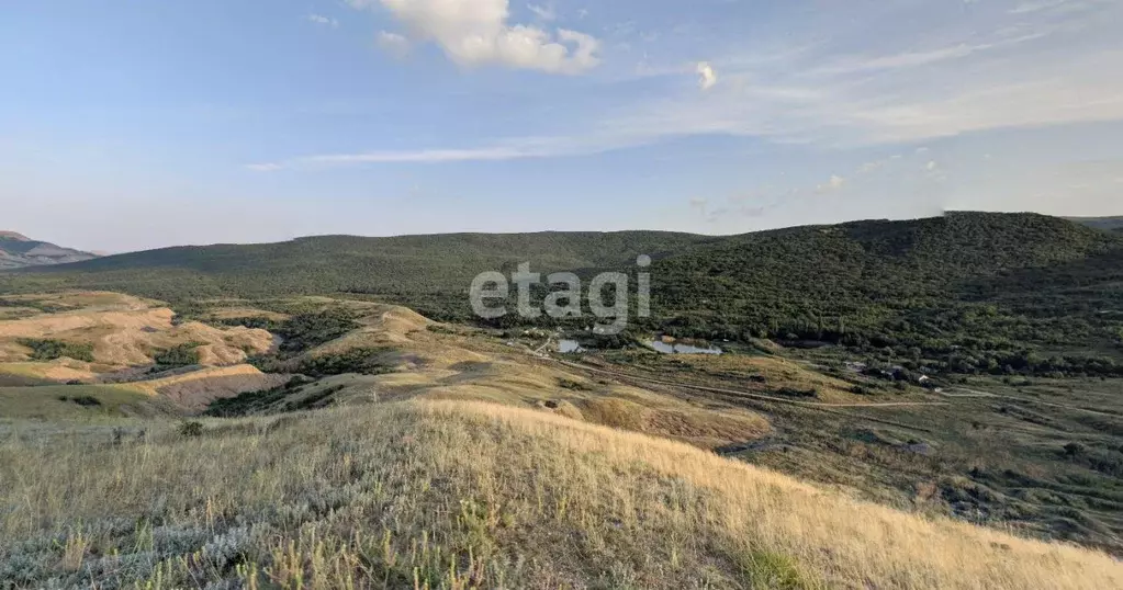 Участок в Крым, Кировский район, Первомайское с/пос, с. Первомайское, ... - Фото 1