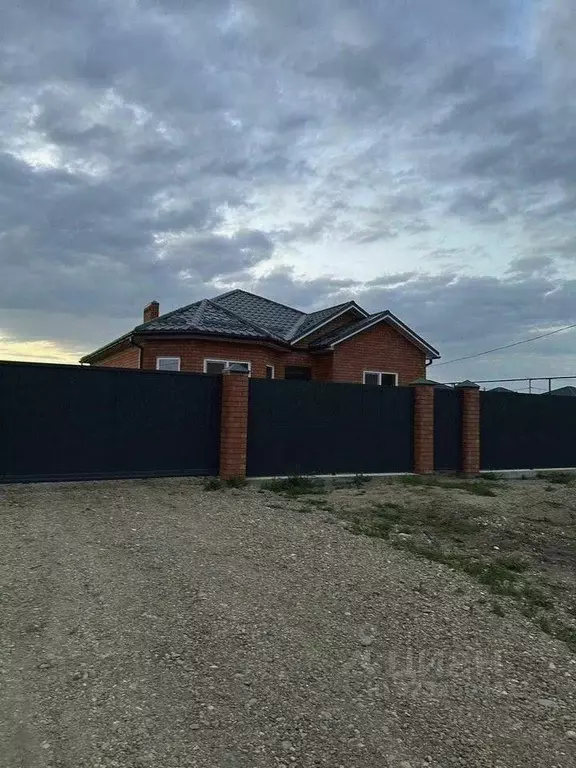 Дом в Краснодарский край, Усть-Лабинск ул. Имени Алексея Бабенко (126 ... - Фото 1