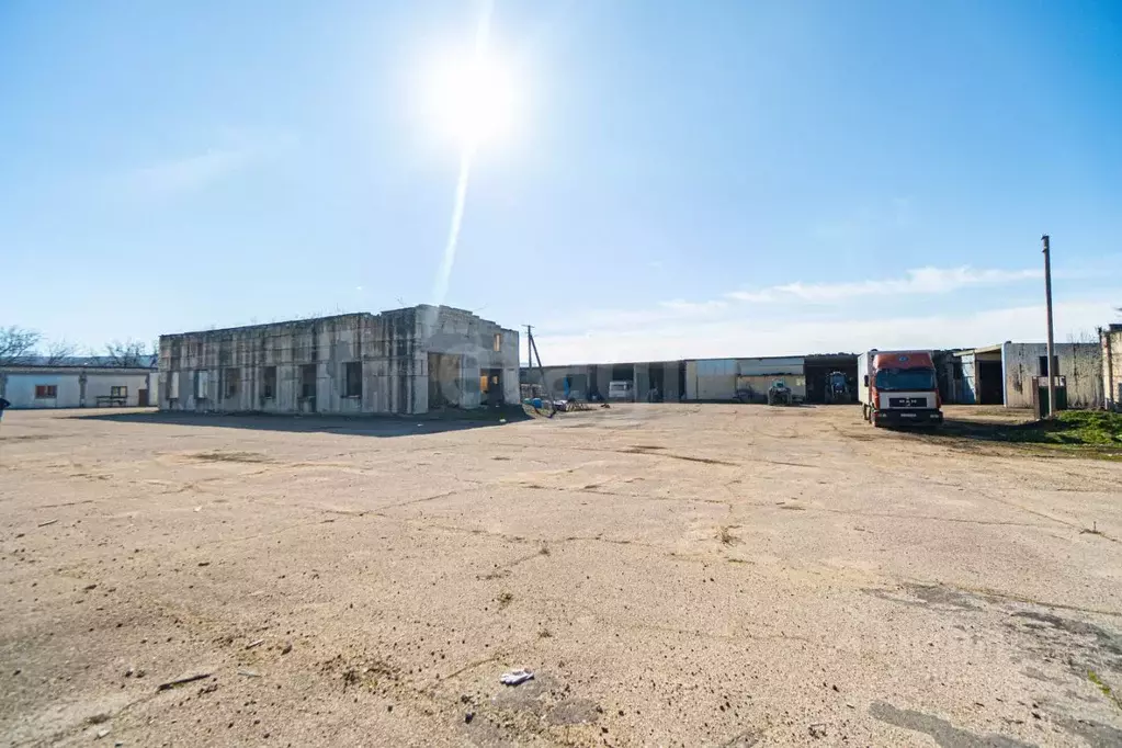 Склад в Крым, Бахчисарайский район, с. Красный Мак ул. Бахчисарайская, ... - Фото 1