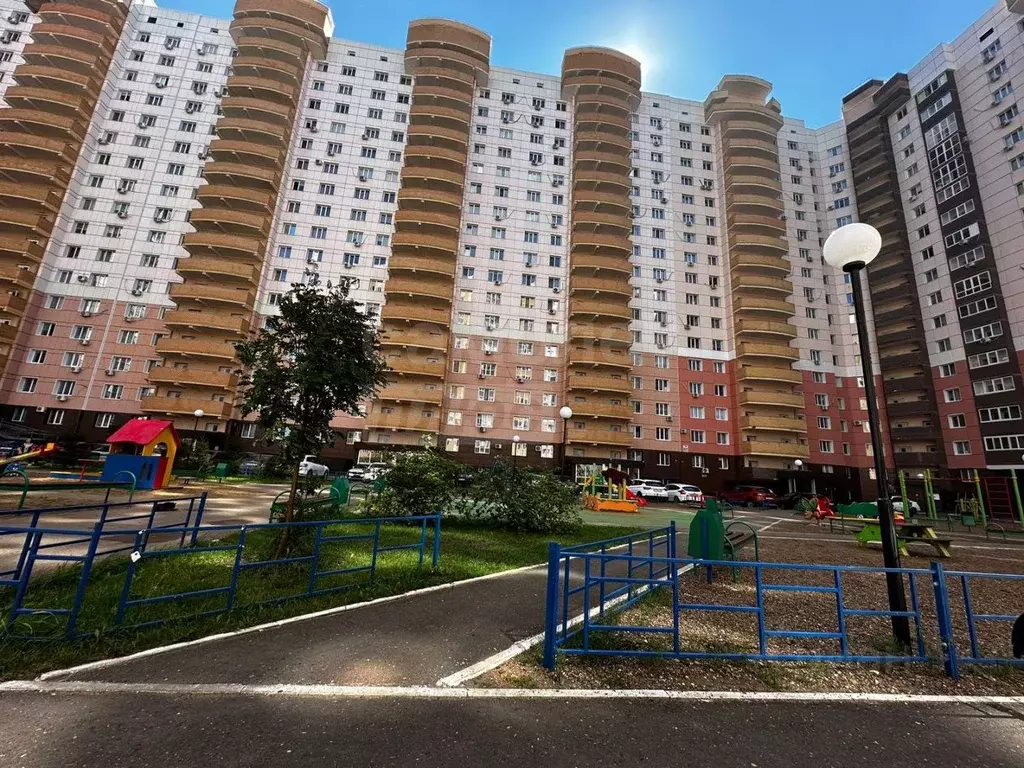 2-к кв. Оренбургская область, Оренбург Комсомольская ул., 199/1 (57.6 ... - Фото 0