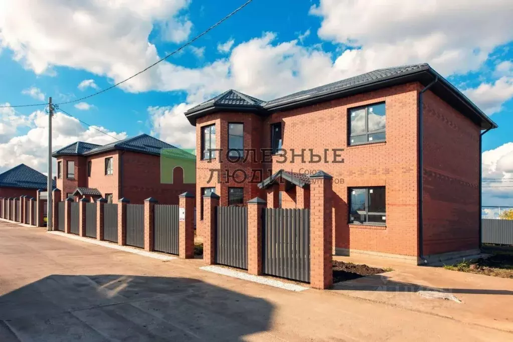 Дом в Краснодарский край, Краснодар пл. Главная городская (178 м) - Фото 1