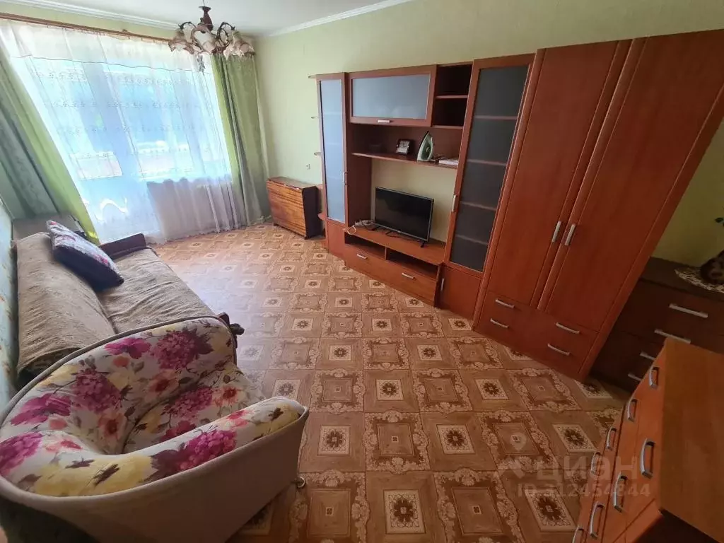 2-к кв. Псковская область, Пушкинские Горы рп ул. Ленина, 36 (53.0 м) - Фото 0