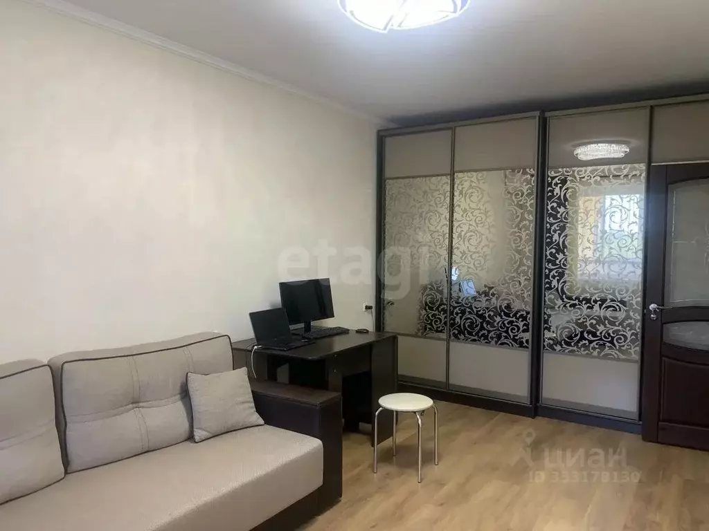 2-к кв. Белгородская область, Белгород ул. Есенина, 50б (50.6 м) - Фото 1