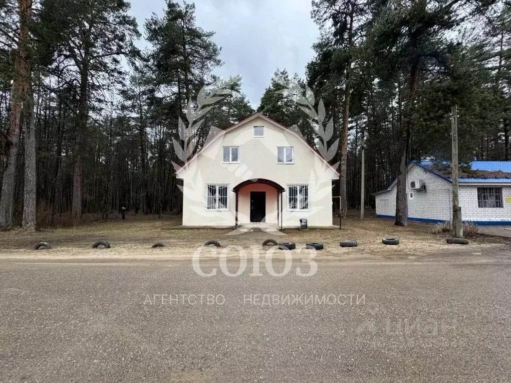 Дом в Калужская область, Юхнов ул. Братьев Луканиных, 56 (190 м) - Фото 2