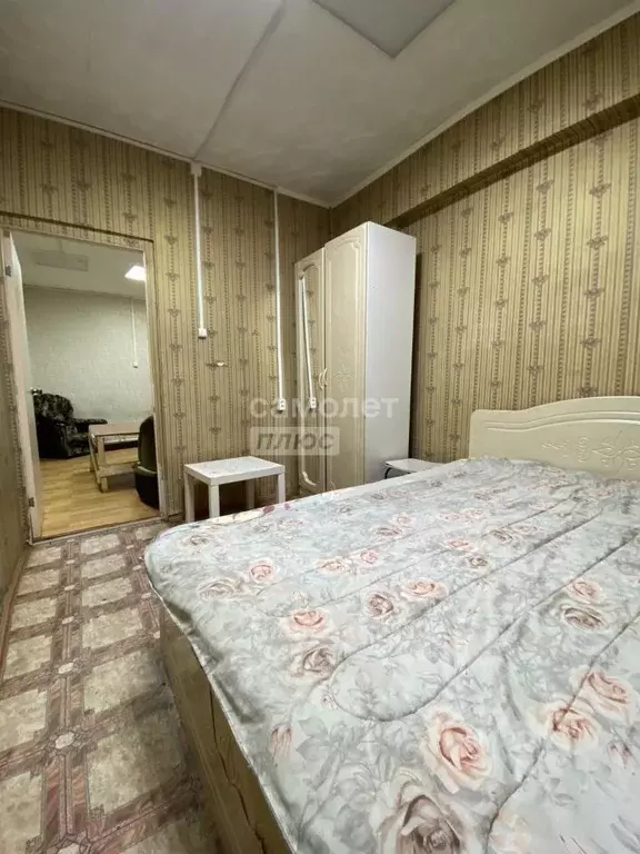 Дом в Свердловская область, Екатеринбург пер. Башкирский, 27 (100 м) - Фото 1