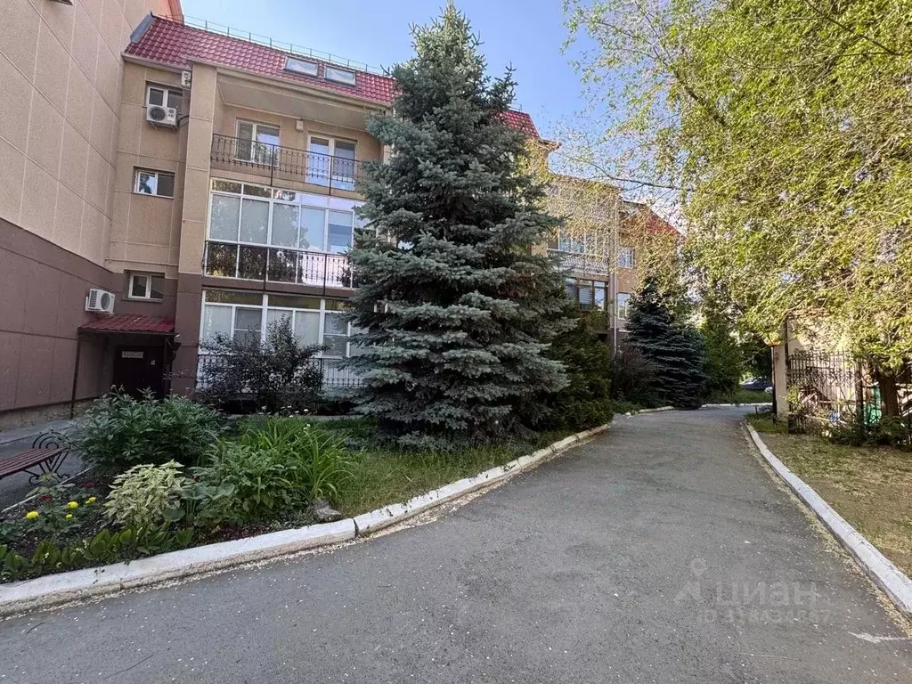 3-к кв. Курганская область, Курган ул. Сухэ-Батора, 6А (229.5 м) - Фото 0