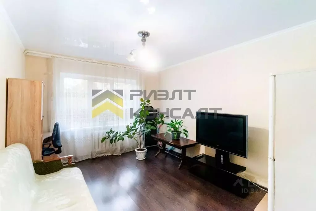 3-к кв. Омская область, Омск ул. Звездова, 101 (63.0 м) - Фото 1