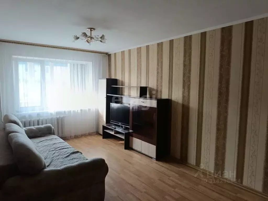3-к кв. Приморский край, Артем ул. Кирова, 60 (65.4 м) - Фото 0