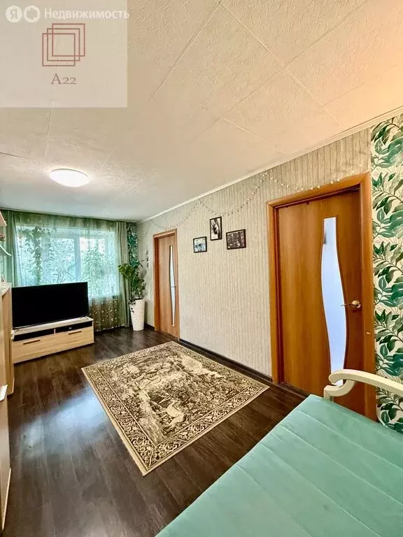 4-комнатная квартира: Новоалтайск, Октябрьская улица, 21 (62 м) - Фото 1