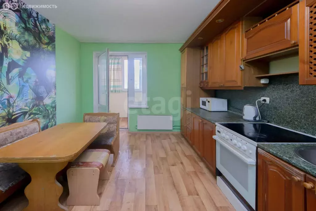 3-комнатная квартира: Тюмень, улица Николая Зелинского, 23 (77.9 м) - Фото 0