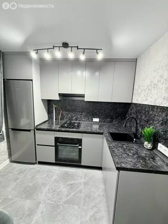 2-комнатная квартира: Киров, улица Некрасова, 25 (55 м) - Фото 2