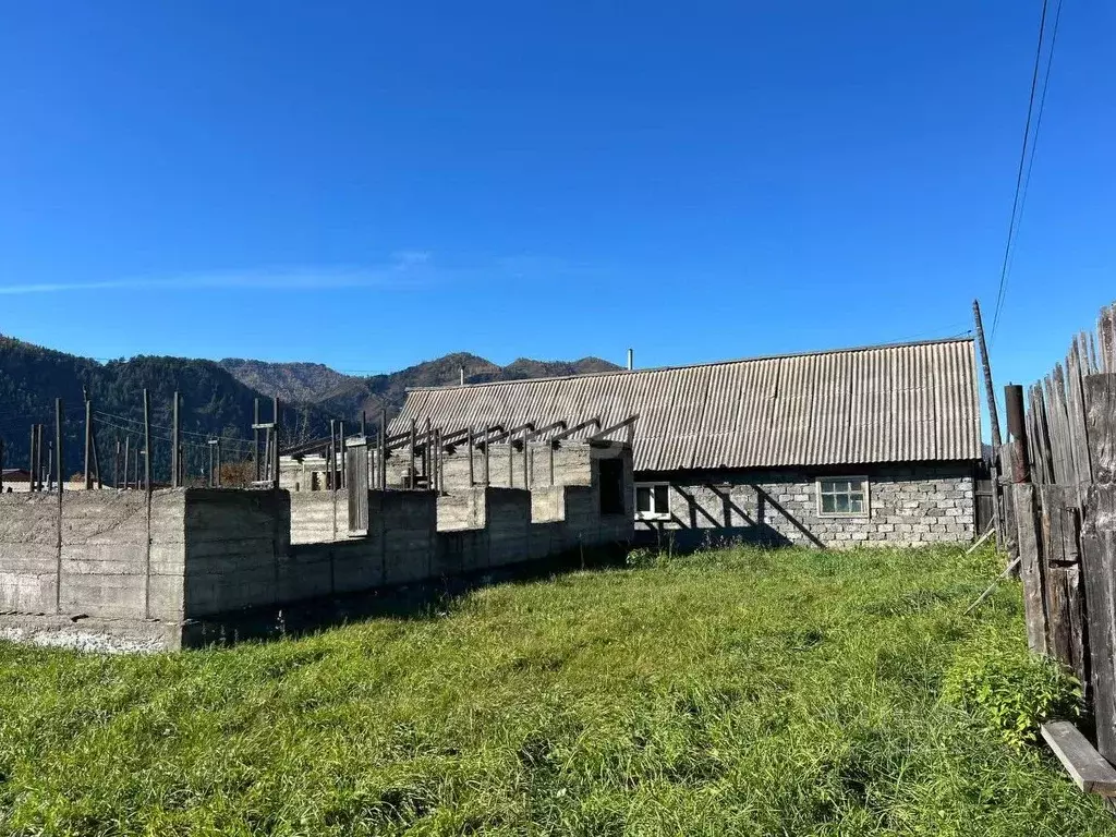 Дом в Алтай, Чемальский район, с. Чемал Тополиная ул. (23 м) - Фото 0