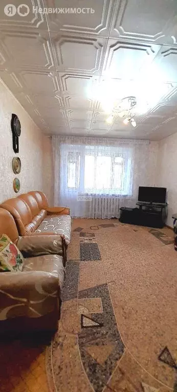 3-комнатная квартира: Астрахань, улица Безжонова, 86 (59.9 м) - Фото 1