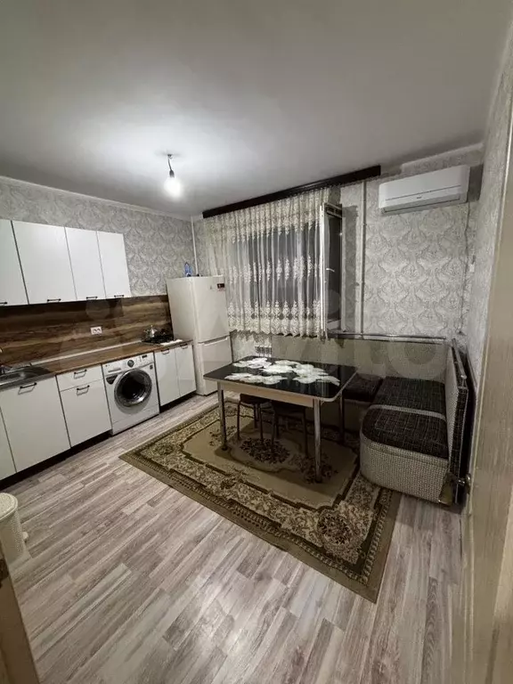 1-к. квартира, 40 м, 2/5 эт. - Фото 0