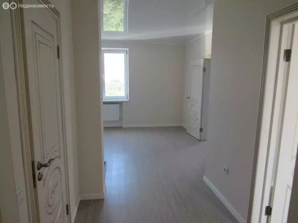 5-комнатная квартира: станица Ессентукская, улица Гагарина, 110к1 (176 ... - Фото 1