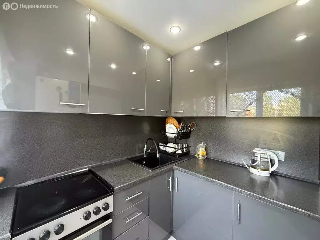 4-комнатная квартира: Иркутск, улица Баумана, 228 (61 м) - Фото 1