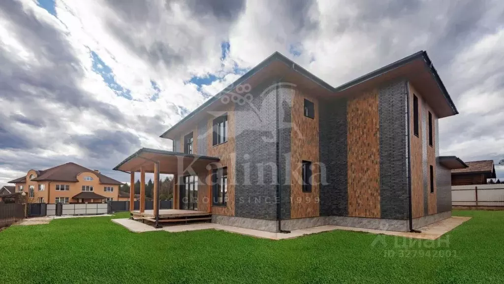 Дом в Москва Цветочный кп, ул. Земляничная (252 м) - Фото 1