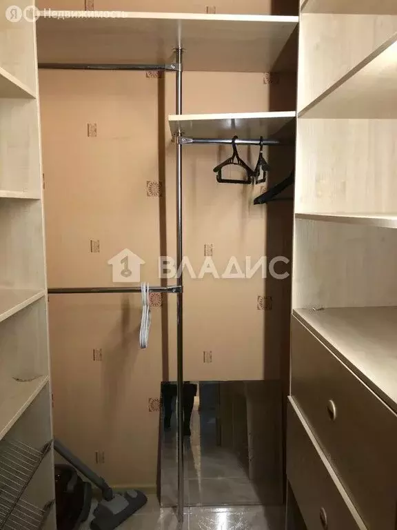 1-комнатная квартира: Красногорск, улица Вилора Трифонова, 3 (38 м) - Фото 2