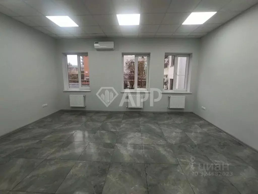 Офис в Краснодарский край, Краснодар ул. Имени Дзержинского, 8 (117 м) - Фото 1