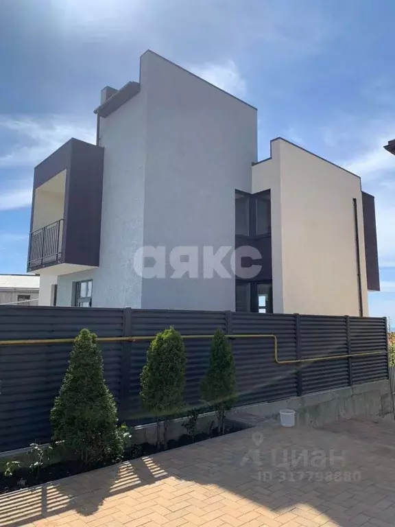 Дом в Краснодарский край, Сочи Лиловая ул. (220 м) - Фото 1