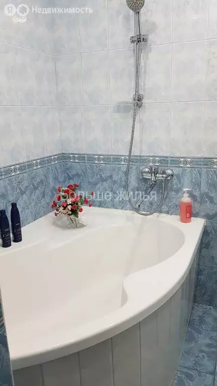 3-комнатная квартира: Волгоград, улица Полоненко, 16 (97 м) - Фото 0