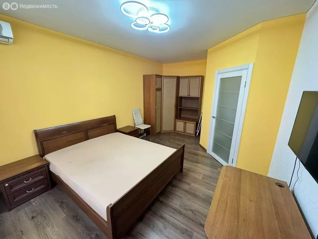 1-комнатная квартира: Краснодар, улица им. Героя Яцкова И.В., 8 (40 м) - Фото 0