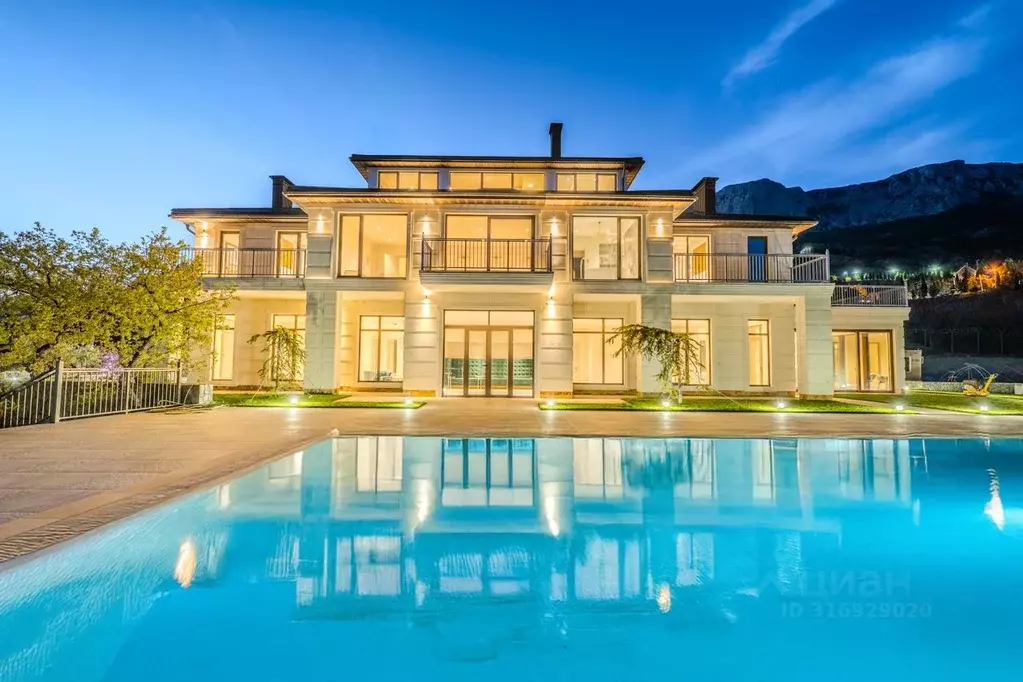 Дом в Крым, Ялта городской округ, Парковое пгт ш. Парковое, 14 (1551 ... - Фото 0