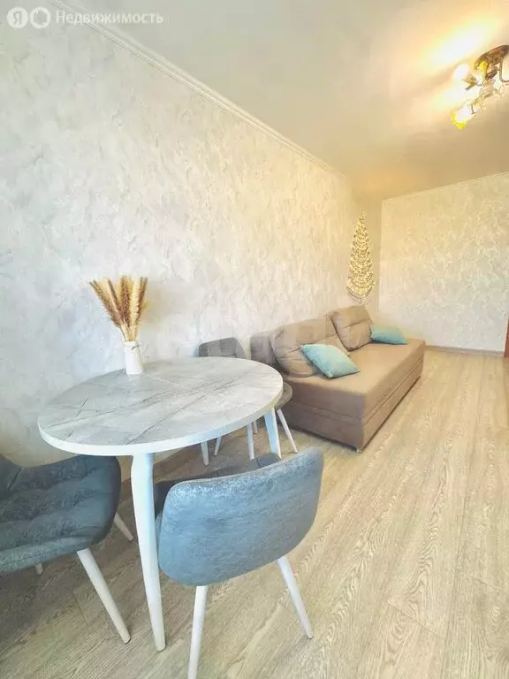 3-комнатная квартира: Тюменский муниципальный округ, рабочий посёлок ... - Фото 1