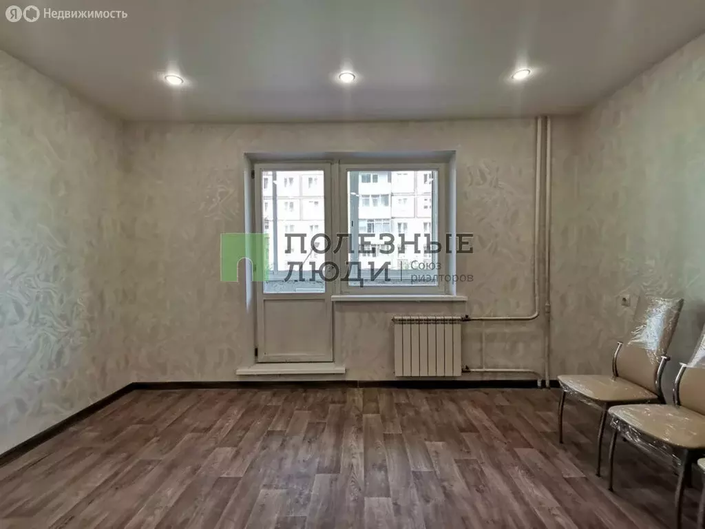 2-комнатная квартира: Красноярск, микрорайон Взлётка, улица Батурина, ... - Фото 1