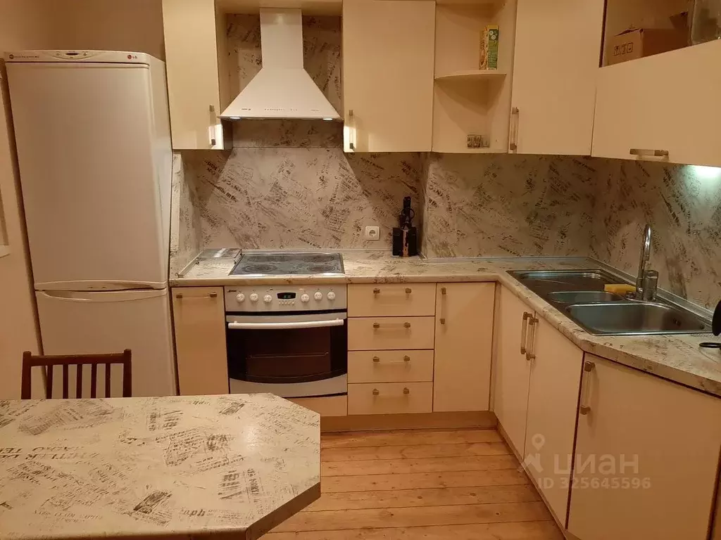 3-к кв. Мурманская область, Мурманск ул. Академика Книповича, 52 (72.0 ... - Фото 1