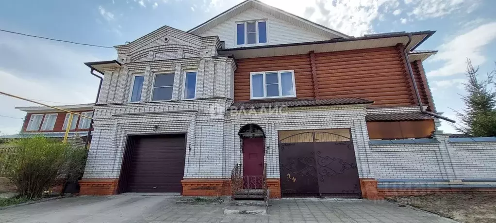 Дом в Марий Эл, Йошкар-Ола Первомайская ул., 15 (437 м) - Фото 1