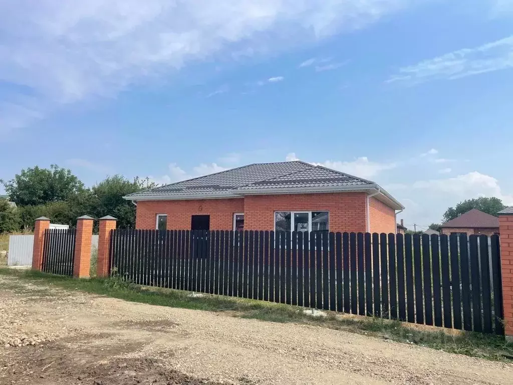 Дом в Краснодарский край, Динской район, с. Красносельское  (110 м) - Фото 1