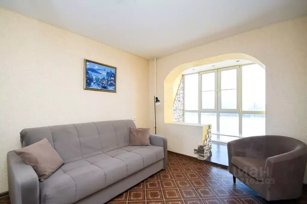 3-к кв. Омская область, Омск Волочаевская ул., 17Ж (55.9 м) - Фото 1