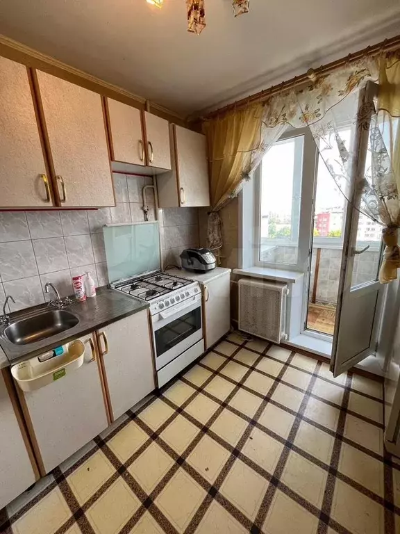 2-к. квартира, 50 м, 8/10 эт. - Фото 0