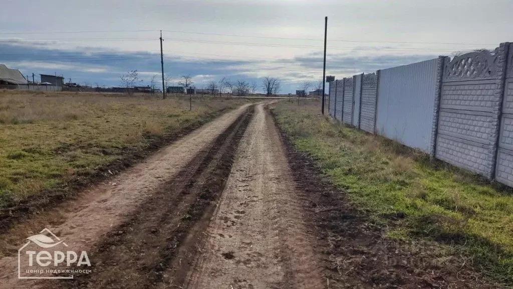 Участок в Крым, Сакский район, Молочненское с/пос, с. Витино ул. ... - Фото 1