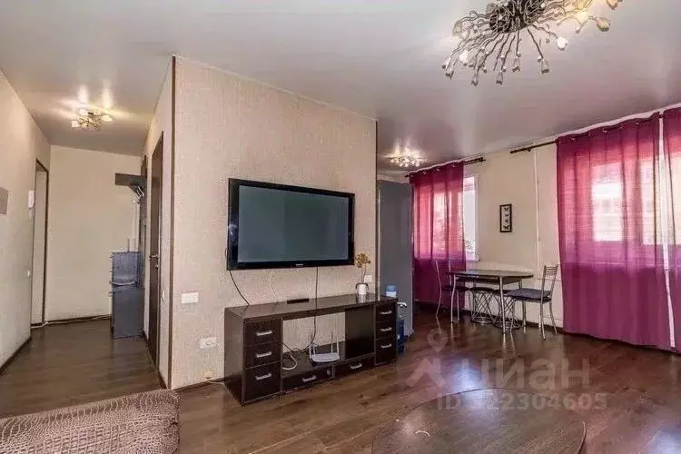 1-к кв. Курганская область, Курган ул. Кирова, 109 (45.0 м) - Фото 0