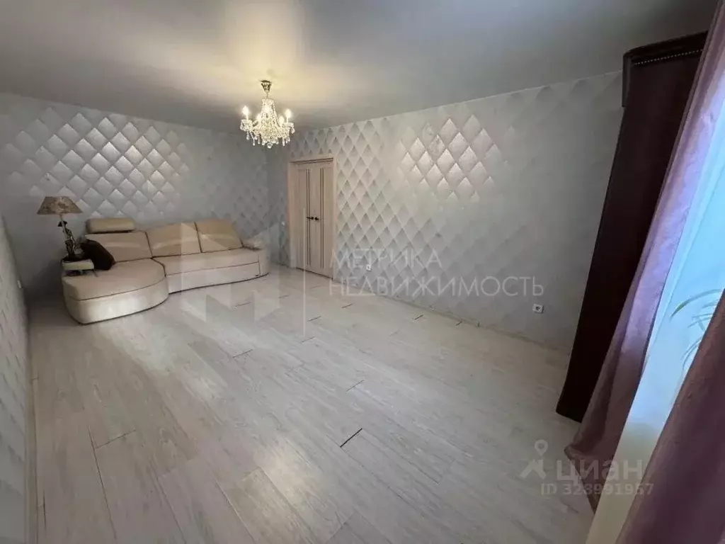 3-к кв. Тюменская область, Тюмень ул. Избышева, 6 (84.0 м) - Фото 0