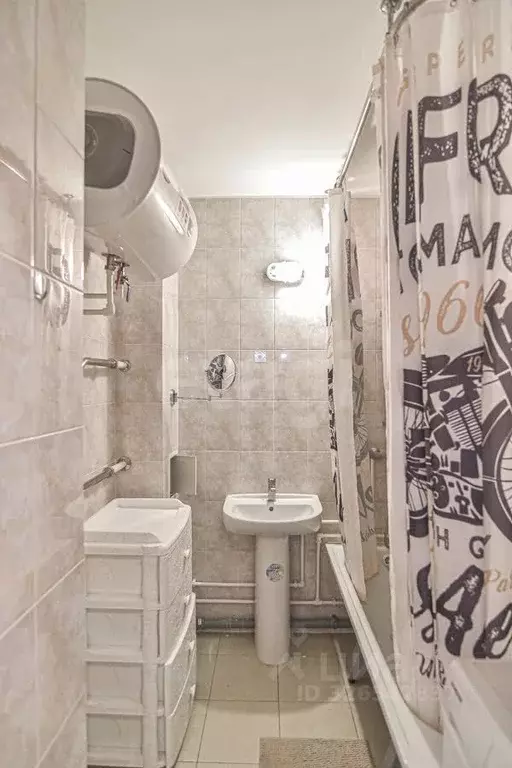 2-к кв. Сахалинская область, Южно-Сахалинск Мартовский пер., 8 (62.0 ... - Фото 1