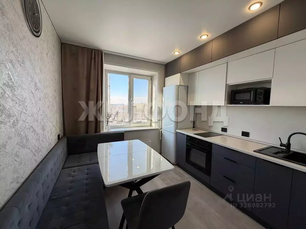 2-к кв. Хакасия, Абакан Вокзальная ул., 16 (56.9 м) - Фото 1