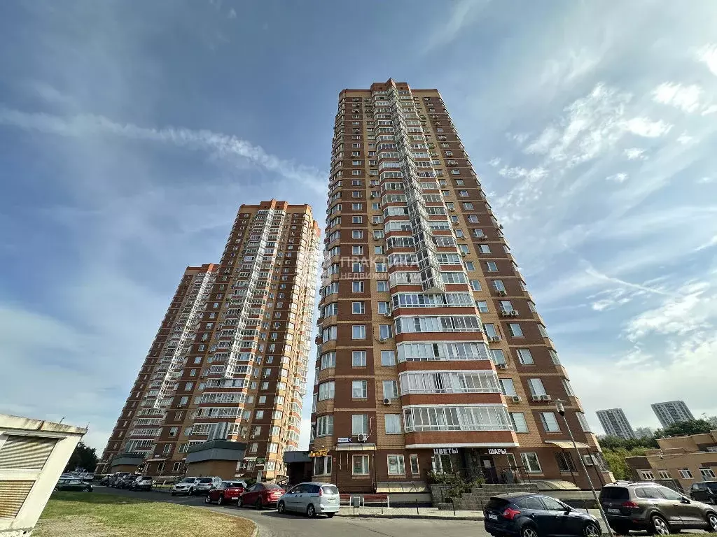 Продается 3-комнатная квартира - Фото 1