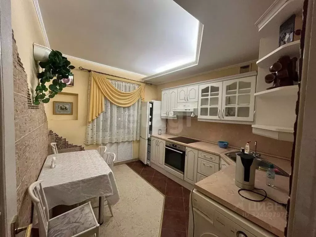 2-к кв. Ханты-Мансийский АО, Сургут просп. Ленина, 34 (60.0 м) - Фото 1