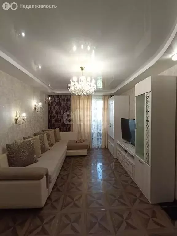 3-комнатная квартира: Тюмень, улица Александра Протозанова, 10 (78.8 ... - Фото 0