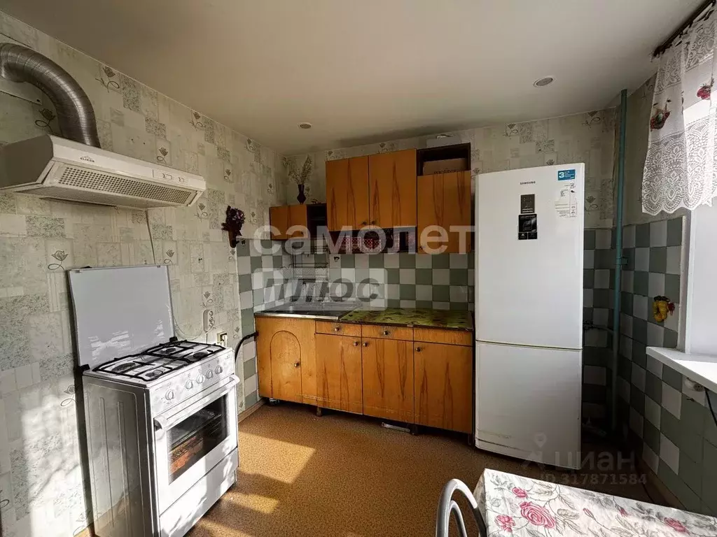 2-к кв. Коми, Сыктывкар Строитель мкр, ул. Эжвинская, 3 (54.0 м) - Фото 0